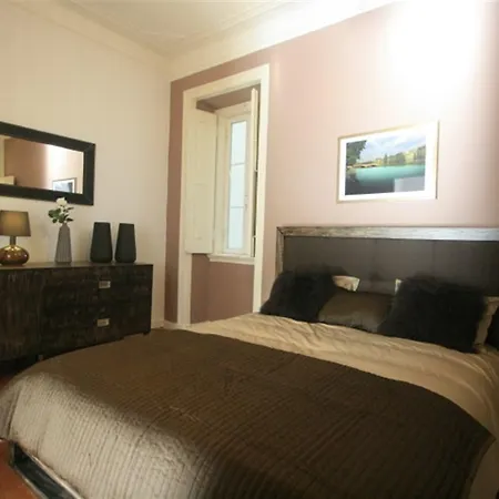 아파트 Superb 4 Bedroom Apartment In Lisbon *