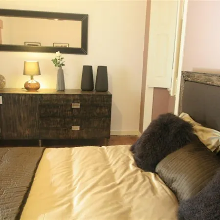 Apartment Superb 4 Bedroom Apartment In Lisbon Lisbon